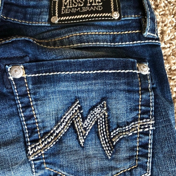 Miss Me JD1103BV Boot cut size 27, 31” inseam in great condition. - Picture 4 of 10